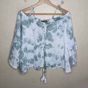 Style Envy | Green White Splotchy Tie Dye Cold Shoulder Top Statement Sleeves